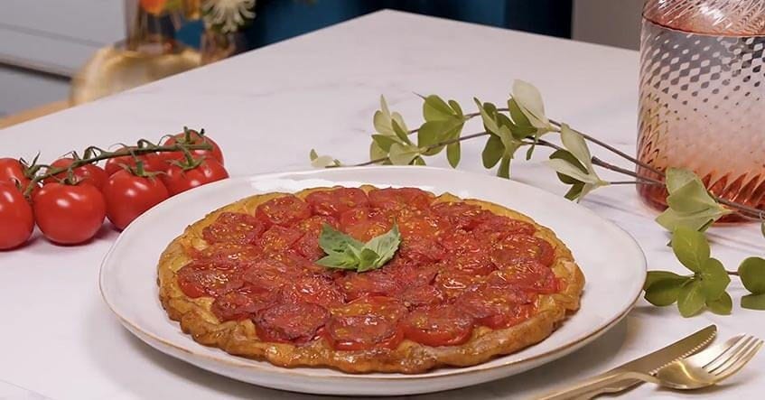 Tarta Tatin salada de tomates cherry