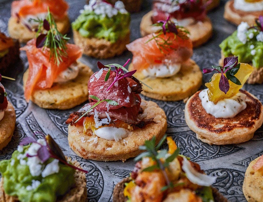 Canapés chiques e festivos: ideias gourmet para o aperitivo