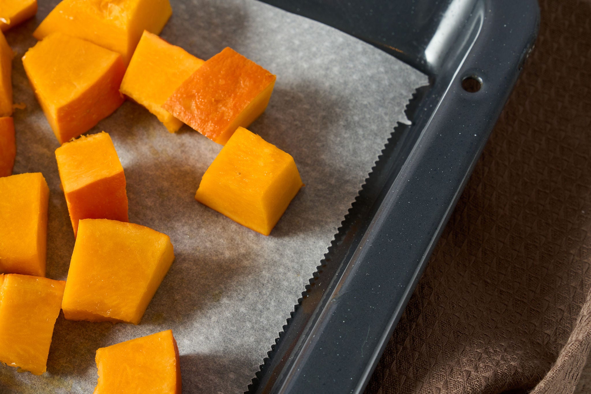 Butternut recheada com queijo de cabra fresco e bacon: uma receita gourmet