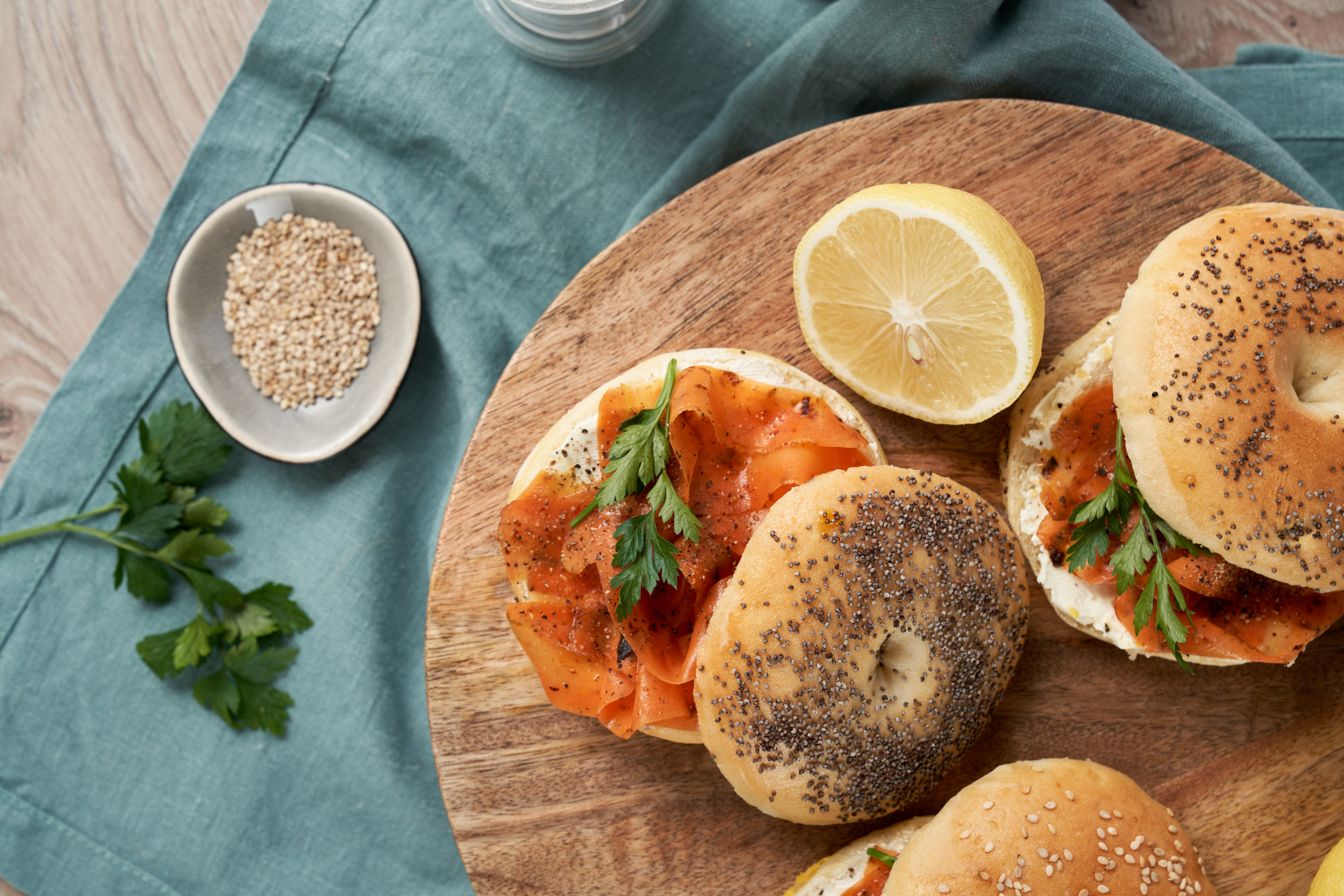 Salmão vegano para bagels e saladas