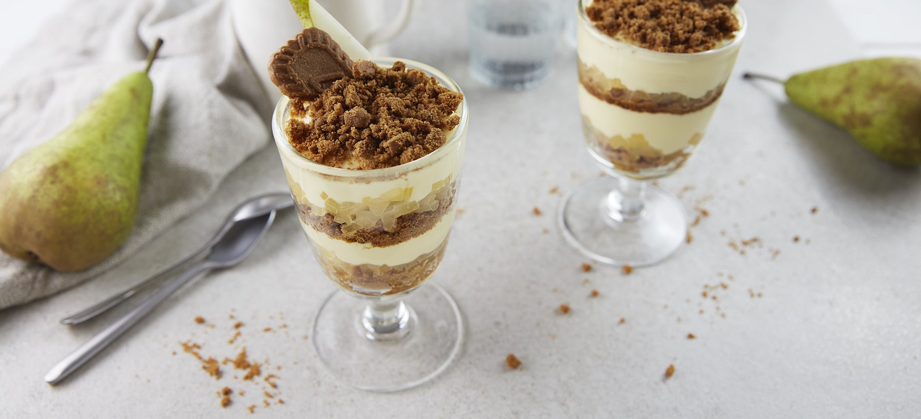 Tiramise simples com biscoitos picantes e mousse de mascarpone