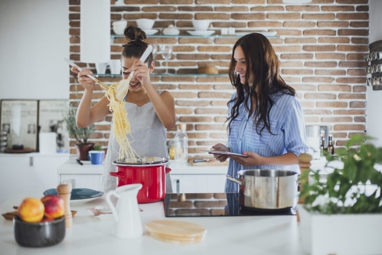 Desfrute cozinhado com os sacos para forno e micro-ondas da Albal®.