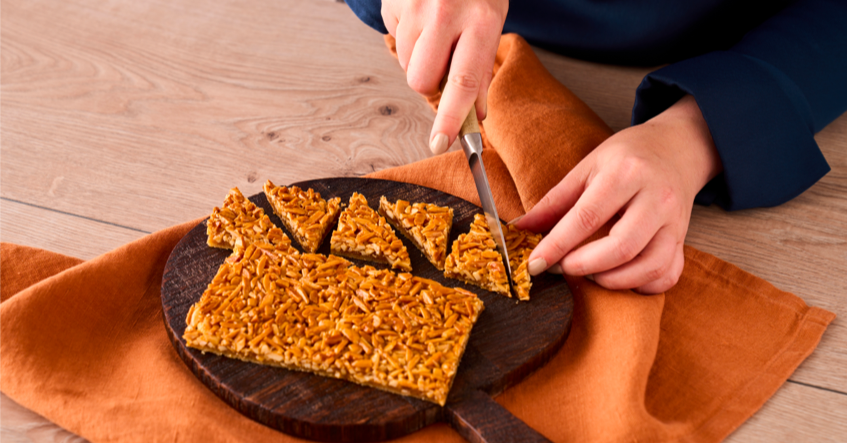 Receita Albal®: Triângulos de noz com amêndoas torradas e compota de alperce